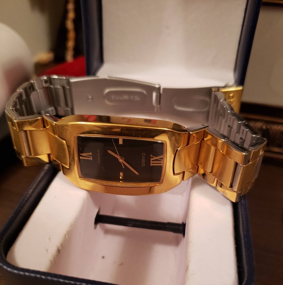 Watch - Picture 5 of 6